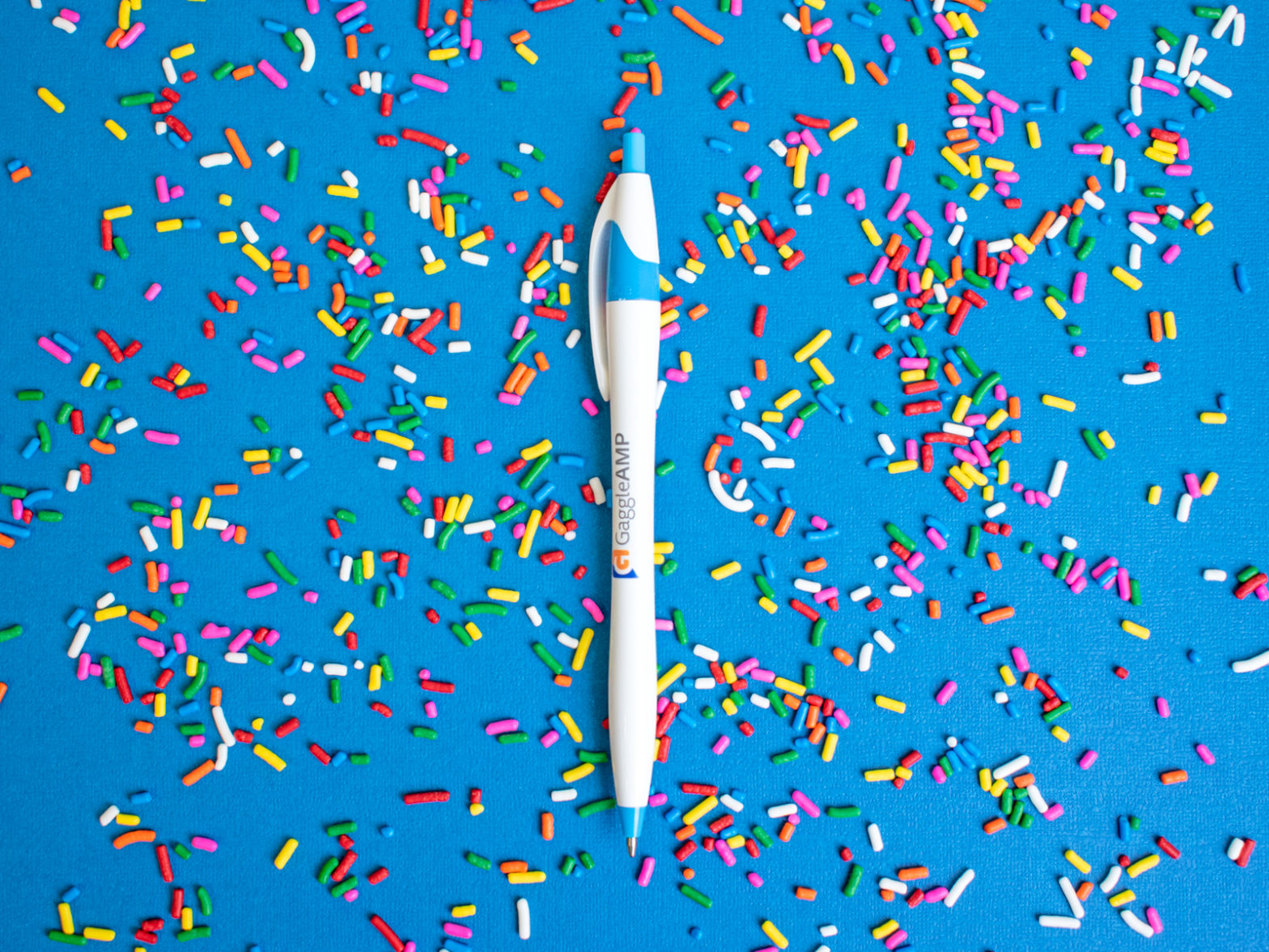 Javalina Splash pen with bright white barrels framed by vibrant brights.
